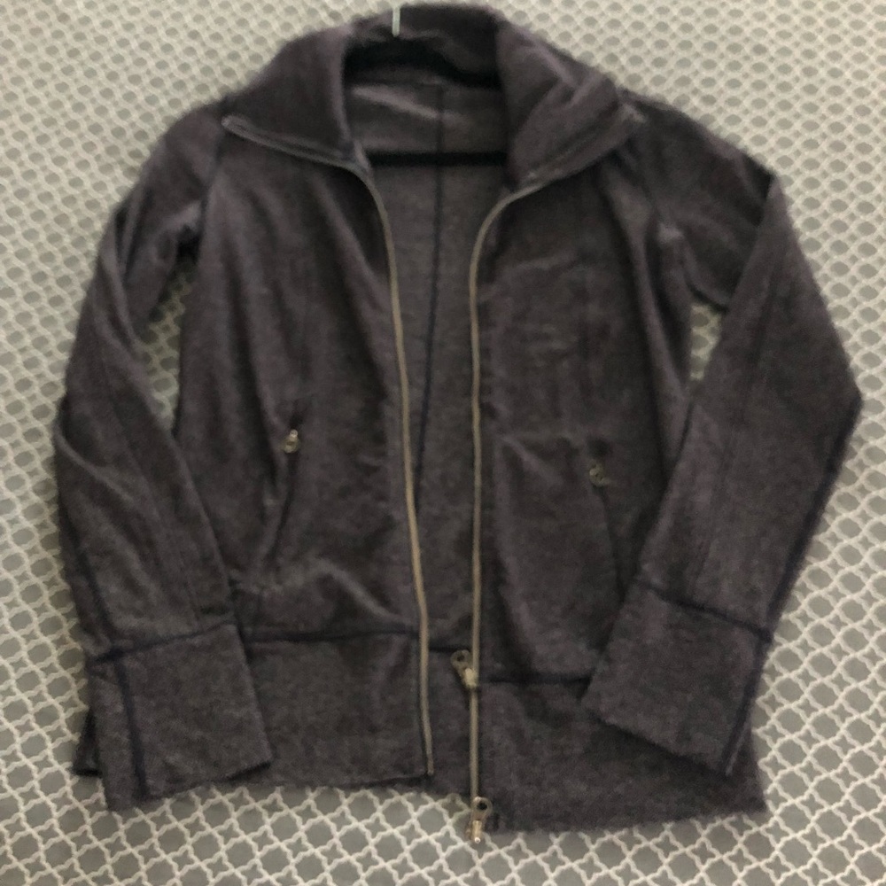 Lululemon jacket size 8